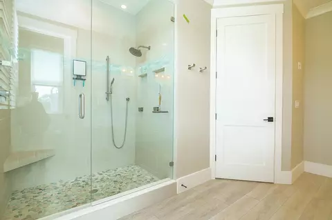 Bath - 211 Oglethorpe Blvd, Saint Augustine, FL 32080 photo 6 of 8