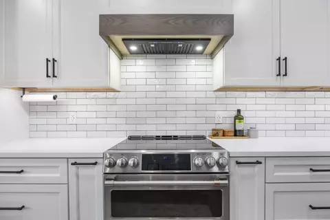 Kitchen - 5325 County Road 208, Saint Augustine, FL 32092 photo 5 of 11