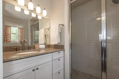 Bath - 4 Beacon St, Saint Augustine, FL 32084 photo 1 of 4