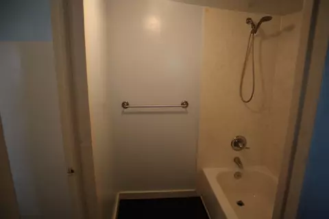 Bath - 130 Moore St, Saint Augustine, FL 32084 photo 3 of 4
