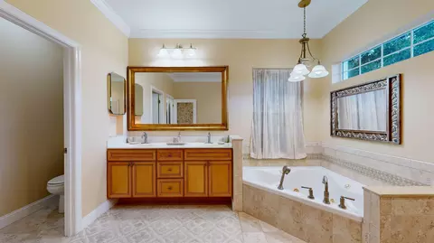 Bath - 411 Wateroak St, Saint Augustine, FL 32086 photo 3 of 6