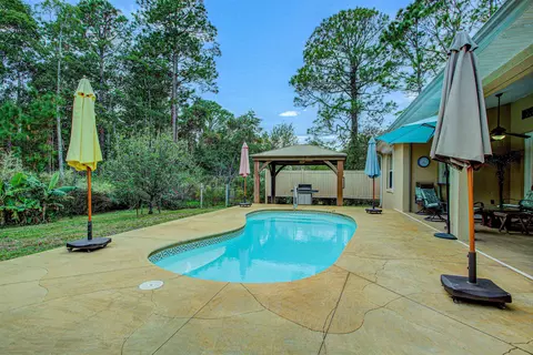 Exterior - 411 Wateroak St, Saint Augustine, FL 32086 photo 6 of 8