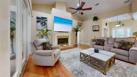 Living - 411 Wateroak St, Saint Augustine, FL 32086 photo 5 of 7