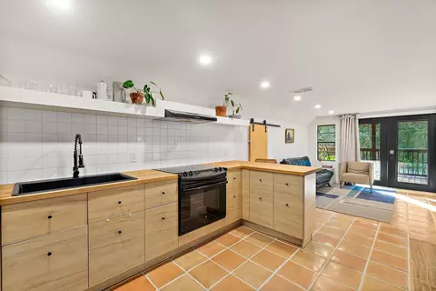 Kitchen - 3204 Old Moultrie Rd, Saint Augustine, FL 32086 photo 3 of 4