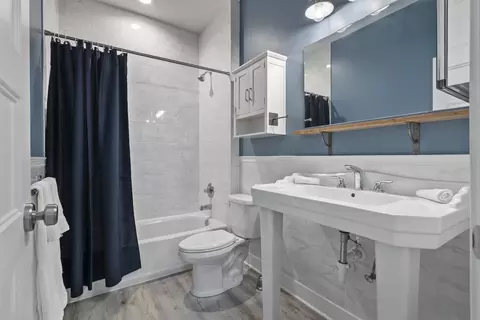 Bath - 249 Riberia St, Saint Augustine, FL 32084 photo 1 of 2