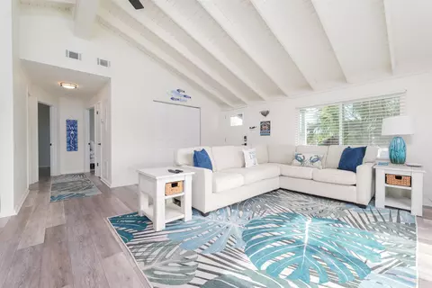 Living - 201 7th St, Saint Augustine, FL 32080 photo 4 of 4