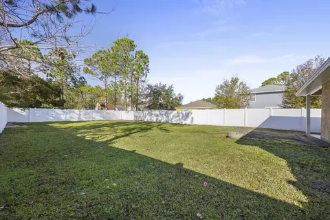 Exterior - 951 N Orange St, Saint Augustine, FL 32084 photo 5 of 9