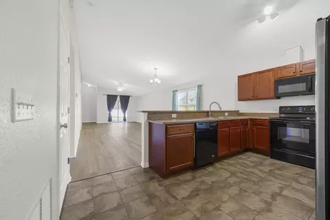 Entry Way - 951 N Orange St, Saint Augustine, FL 32084 photo 3 of 4