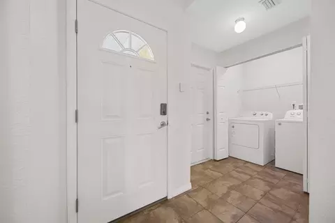 Entry Way - 951 N Orange St, Saint Augustine, FL 32084 photo 1 of 4