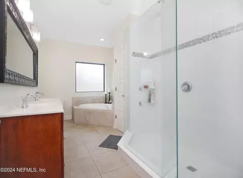 Bath - 2412 Den St, Saint Augustine, FL 32092 photo 2 of 5