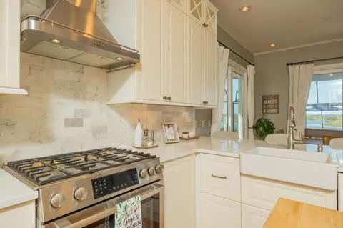 Kitchen - 346 Fiddlers Ct, Saint Augustine, FL 32080 photo 4 of 5
