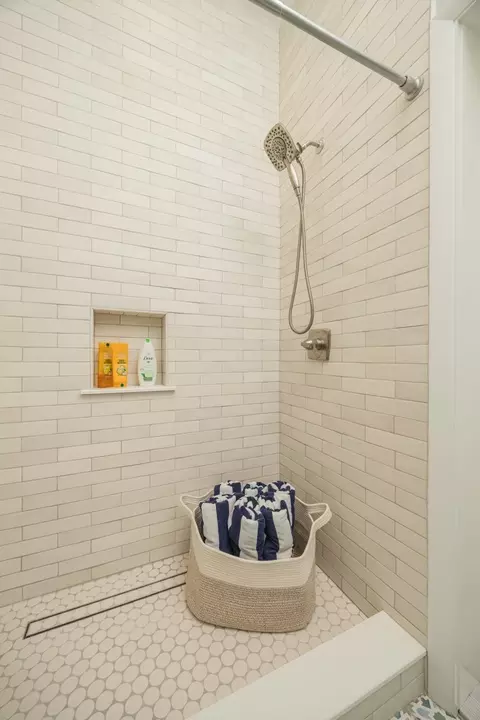 Bath - 346 Fiddlers Ct, Saint Augustine, FL 32080 photo 2 of 8