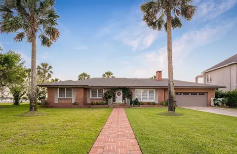 Exterior - 27 Dolphin Dr, Saint Augustine, FL 32080 photo 6 of 16
