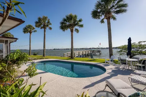Exterior - 27 Dolphin Dr, Saint Augustine, FL 32080 photo 4 of 16