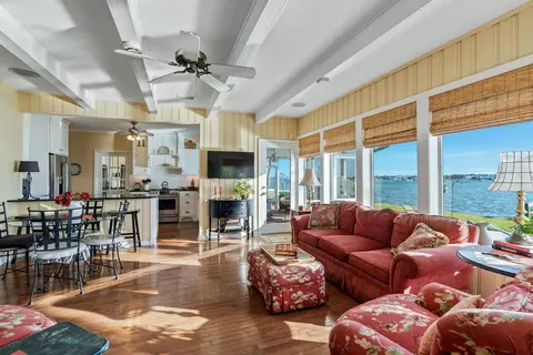 Living - 27 Dolphin Dr, Saint Augustine, FL 32080 photo 8 of 10