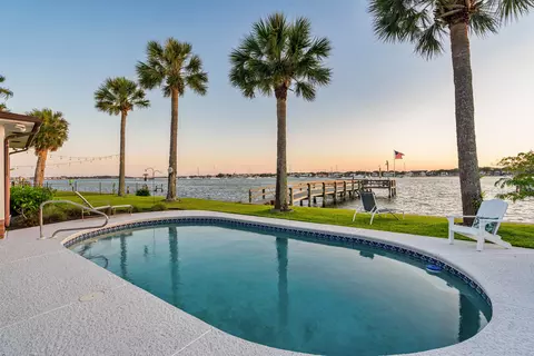 Exterior - 27 Dolphin Dr, Saint Augustine, FL 32080 photo 13 of 16