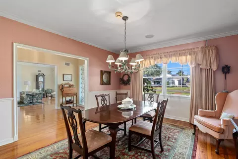 Dining - 27 Dolphin Dr, Saint Augustine, FL 32080 photo 2 of 4