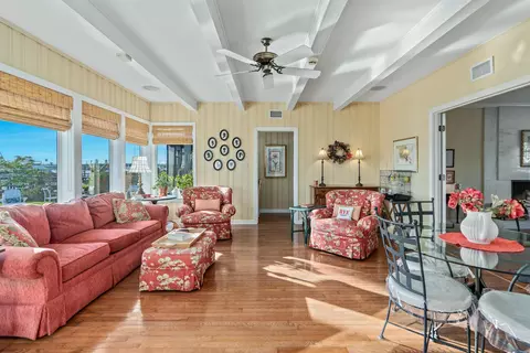 Living - 27 Dolphin Dr, Saint Augustine, FL 32080 photo 10 of 10