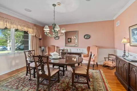 Dining - 27 Dolphin Dr, Saint Augustine, FL 32080 photo 1 of 4