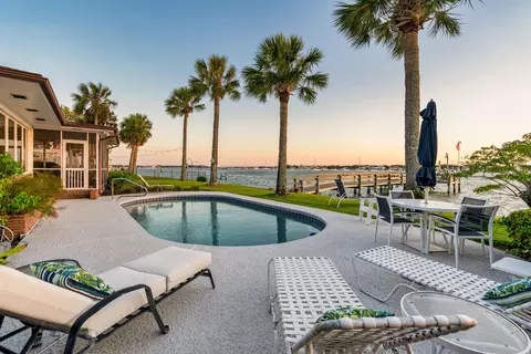 Exterior - 27 Dolphin Dr, Saint Augustine, FL 32080 photo 14 of 16