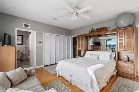 Bedroom - 27 Dolphin Dr, Saint Augustine, FL 32080 photo 3 of 6