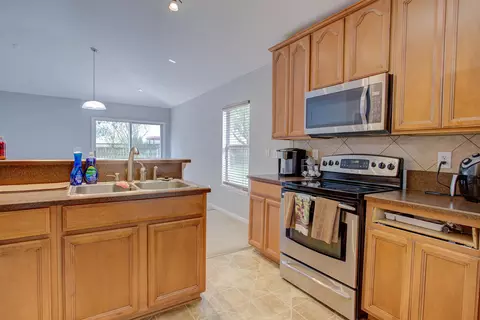 Kitchen - 939 Silver Spring Ct, Saint Augustine, FL 32092 photo 5 of 7