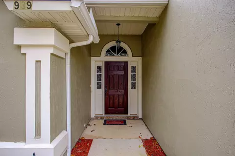 Entry Way - 939 Silver Spring Ct, Saint Augustine, FL 32092 photo 1 of 2