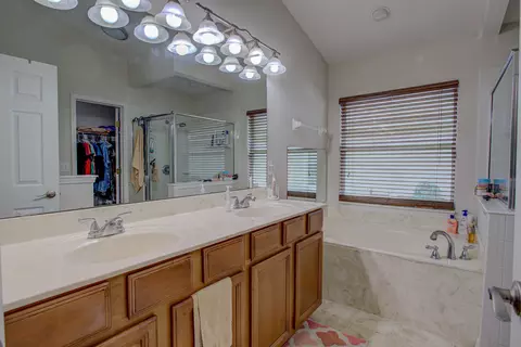 Bath - 939 Silver Spring Ct, Saint Augustine, FL 32092 photo 3 of 9