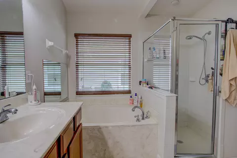 Bath - 939 Silver Spring Ct, Saint Augustine, FL 32092 photo 5 of 9