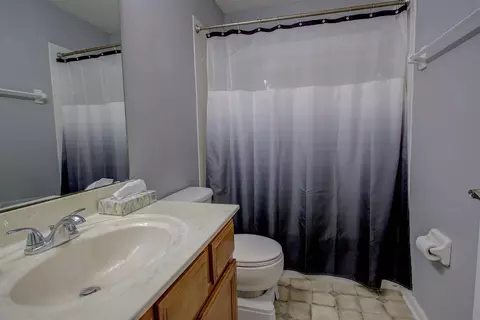 Bath - 939 Silver Spring Ct, Saint Augustine, FL 32092 photo 2 of 9