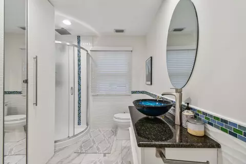 Bath - 825 Kalli Creek Ln, Saint Augustine, FL 32080 photo 2 of 11