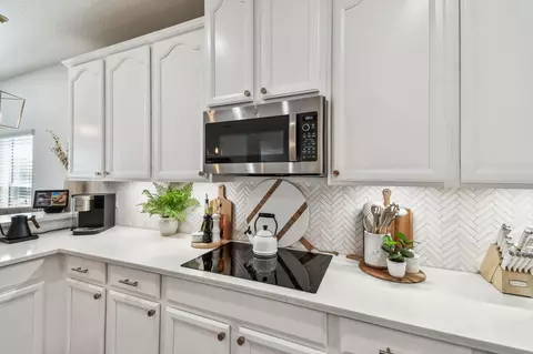 Kitchen - 1805 S Cappero Dr, Saint Augustine, FL 32092 photo 5 of 11