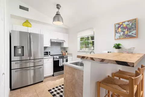 Kitchen - 522 Arricola Ave, Saint Augustine, FL 32080 photo 4 of 4