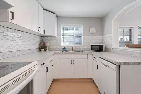 Kitchen - 414 Old Spanish Trl, Saint Augustine, FL 32084 photo 2 of 4