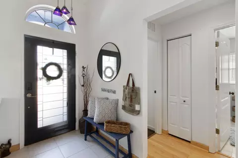 Entry Way - 816 Captains Dr, Saint Augustine, FL 32080 photo 2 of 4
