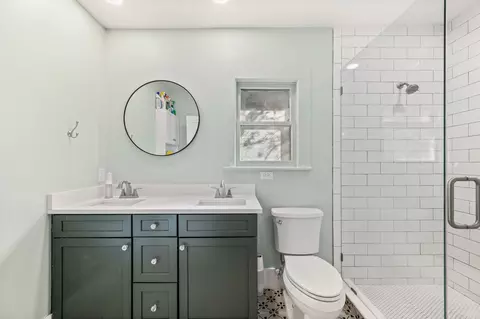 Bath - 62 Almeria St, Saint Augustine, FL 32084 photo 2 of 3
