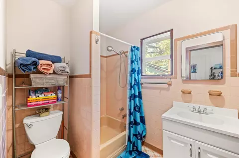 Bath - 62 Almeria St, Saint Augustine, FL 32084 photo 1 of 3