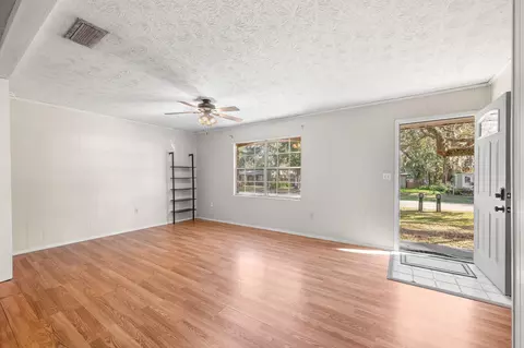 Living - 414 Jasmine Rd, Saint Augustine, FL 32086 photo 1 of 4