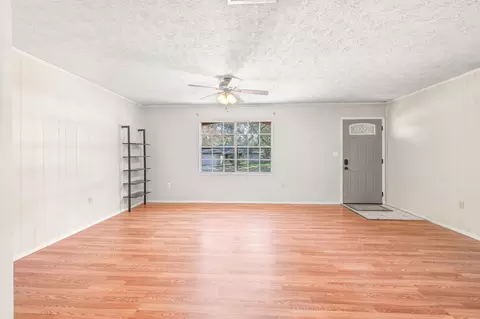 Living - 414 Jasmine Rd, Saint Augustine, FL 32086 photo 2 of 4