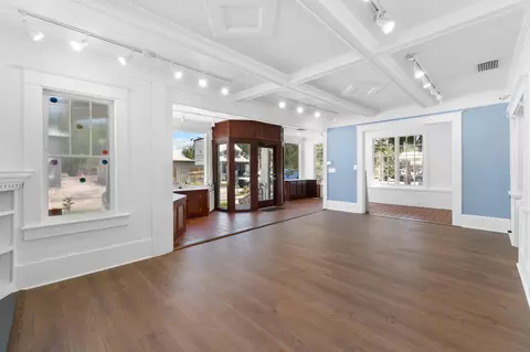 Living - 131 King St, Saint Augustine, FL 32084 photo 3 of 4