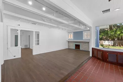 Living - 131 King St, Saint Augustine, FL 32084 photo 1 of 4