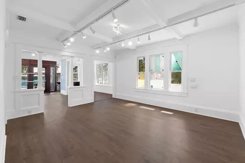 Living - 131 King St, Saint Augustine, FL 32084 photo 4 of 4