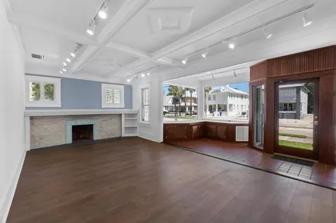 Living - 131 King St, Saint Augustine, FL 32084 photo 2 of 4