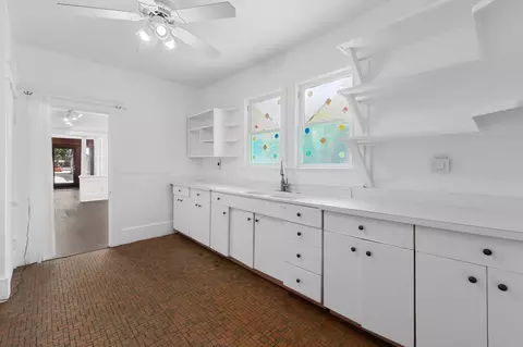 Kitchen - 131 King St, Saint Augustine, FL 32084 photo 3 of 3