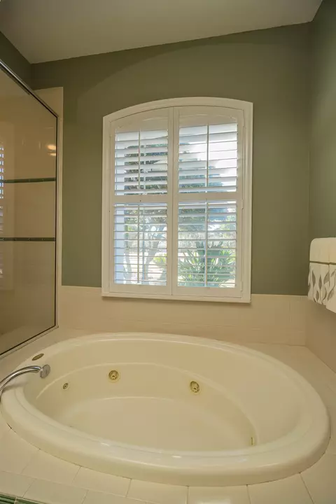 Bath - 281 Pinehurst Pointe Dr, Saint Augustine, FL 32092 photo 4 of 8