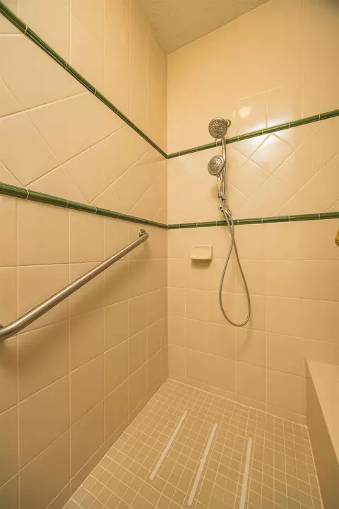 Bath - 281 Pinehurst Pointe Dr, Saint Augustine, FL 32092 photo 6 of 8