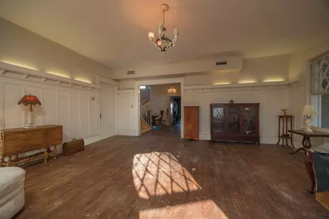 Living - 21 Water St, Saint Augustine, FL 32084 photo 3 of 4