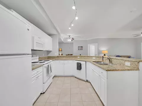 Kitchen - 21101 Harbour Vista Cir, Saint Augustine, FL 32080 photo 2 of 2