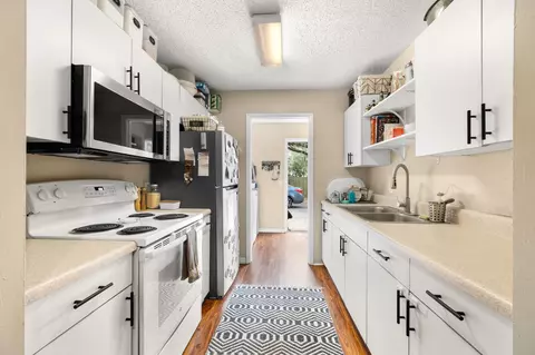 Kitchen - 180 Palmer St, Saint Augustine, FL 32084 photo 1 of 6