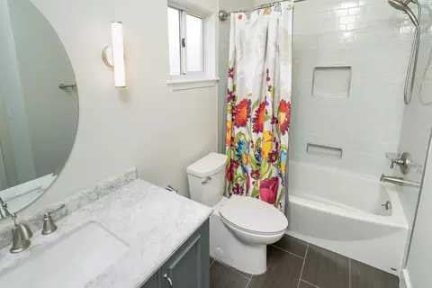 Bath - 526 Lakeway Dr, Saint Augustine, FL 32080 photo 5 of 6